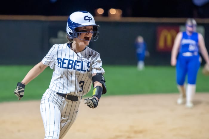 Photo by Earl Ebensteiner